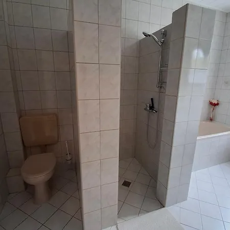 Weingefluester Apartament